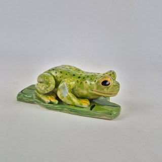 Animal Sculpture - Spotted Green Frog on Lilypad
