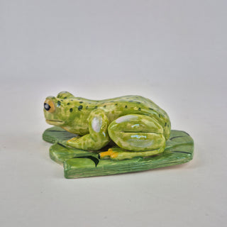Animal Sculpture - Spotted Green Frog on Lilypad