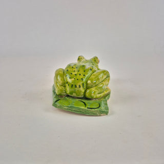Animal Sculpture - Spotted Green Frog on Lilypad