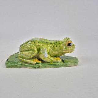Animal Sculpture - Spotted Green Frog on Lilypad
