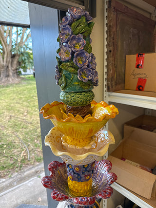 Totem pole - Bees and Flowers