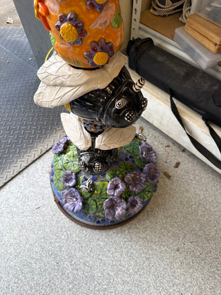 Totem pole - Bees and Flowers