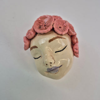 Sleeping Head Sm - Maisy