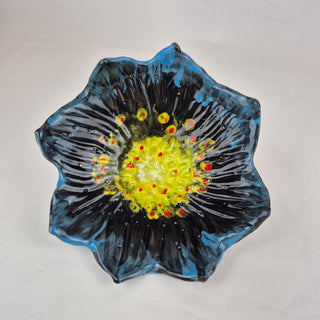 Wall Flower - Green and red pollen